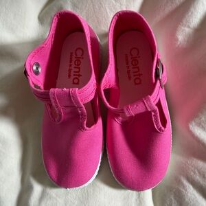Cienta Canvas T-Strap Shoes – Hot Pink | EU 25 | Unworn